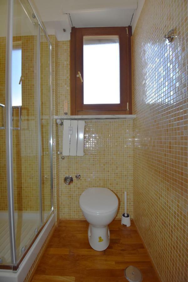 Nice And Warm Rooms Roma Exterior foto