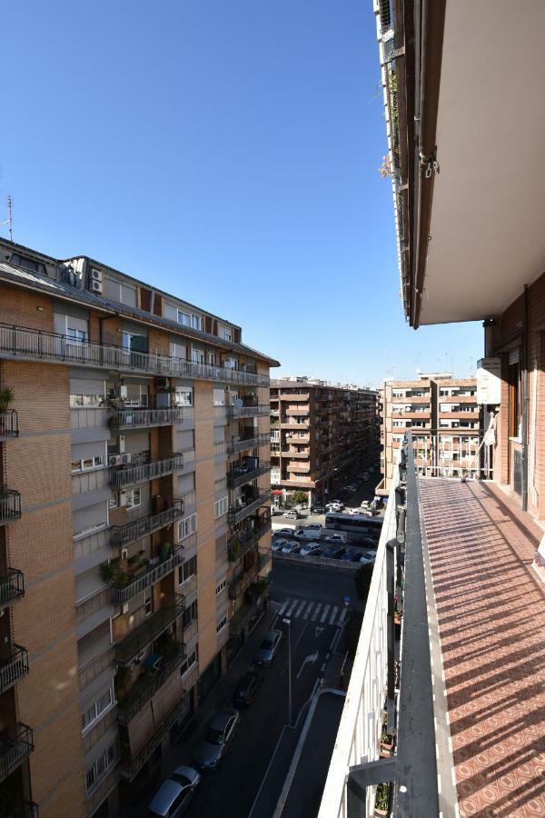 Nice And Warm Rooms Roma Exterior foto
